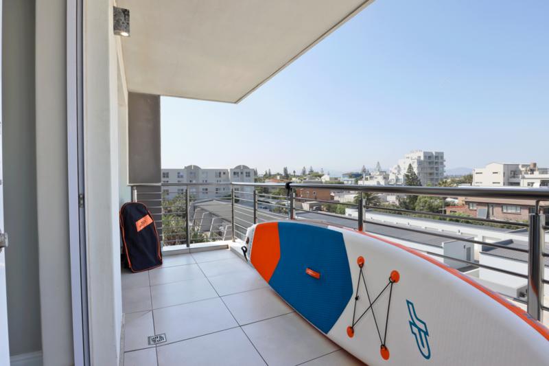 2 Bedroom Property for Sale in Bloubergstrand Western Cape